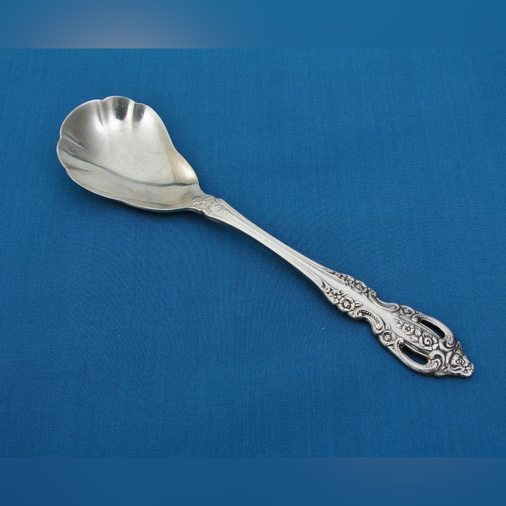 Oneida Pembrooke Renoir sugar spoon